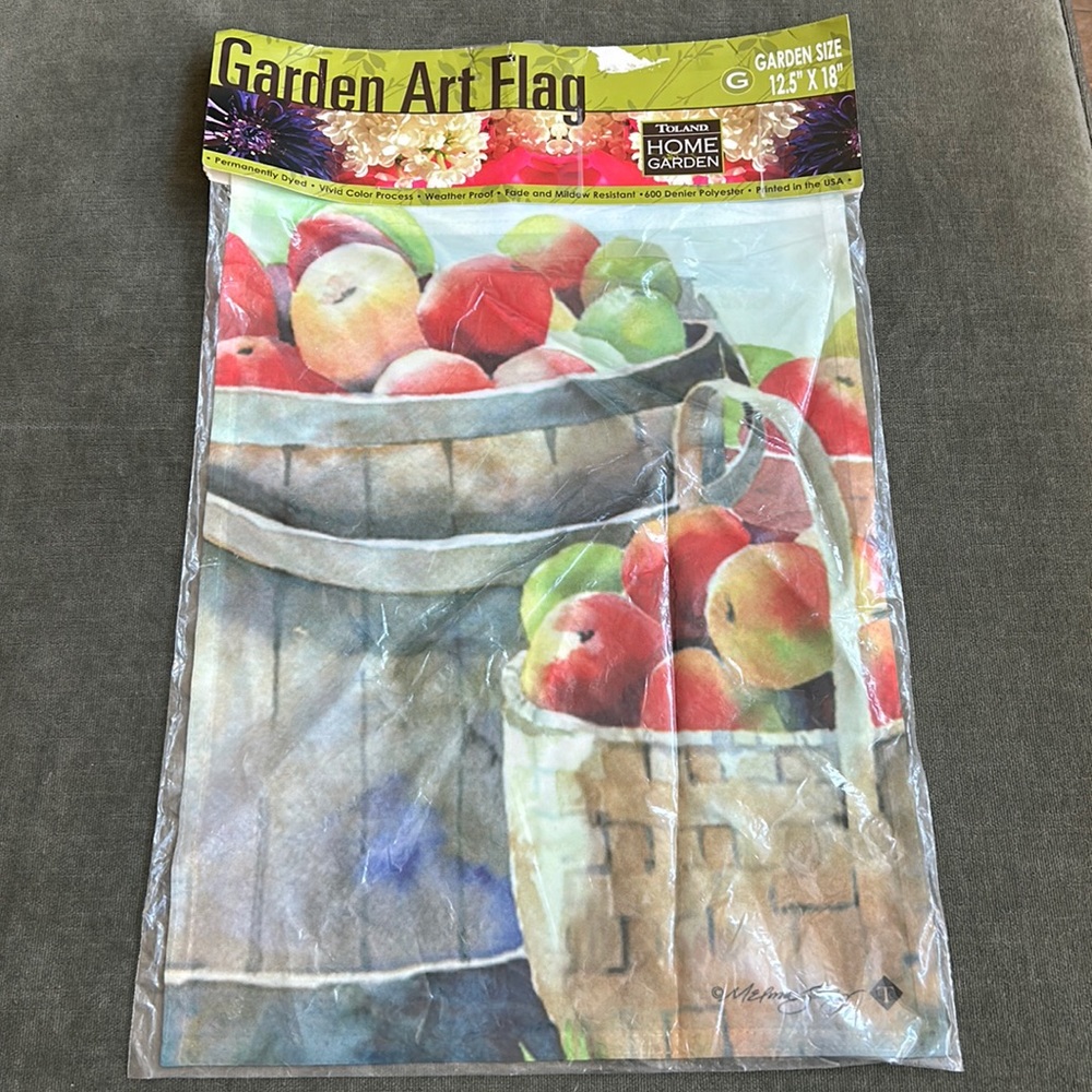COPY - NWT Toland Home Garden Flag 12.5”x18” Basket with Apples